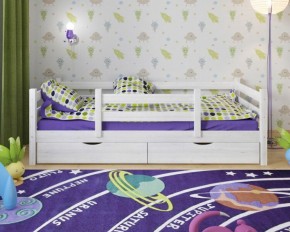 Детская кровать из массива березы Соня-5 (Белый/Лак) в Серове - serov.ok-mebel.com | фото