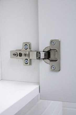 Шкаф-зеркало Норма 80 3 двери АЙСБЕРГ (DA1626HZ) в Серове - serov.ok-mebel.com | фото 8